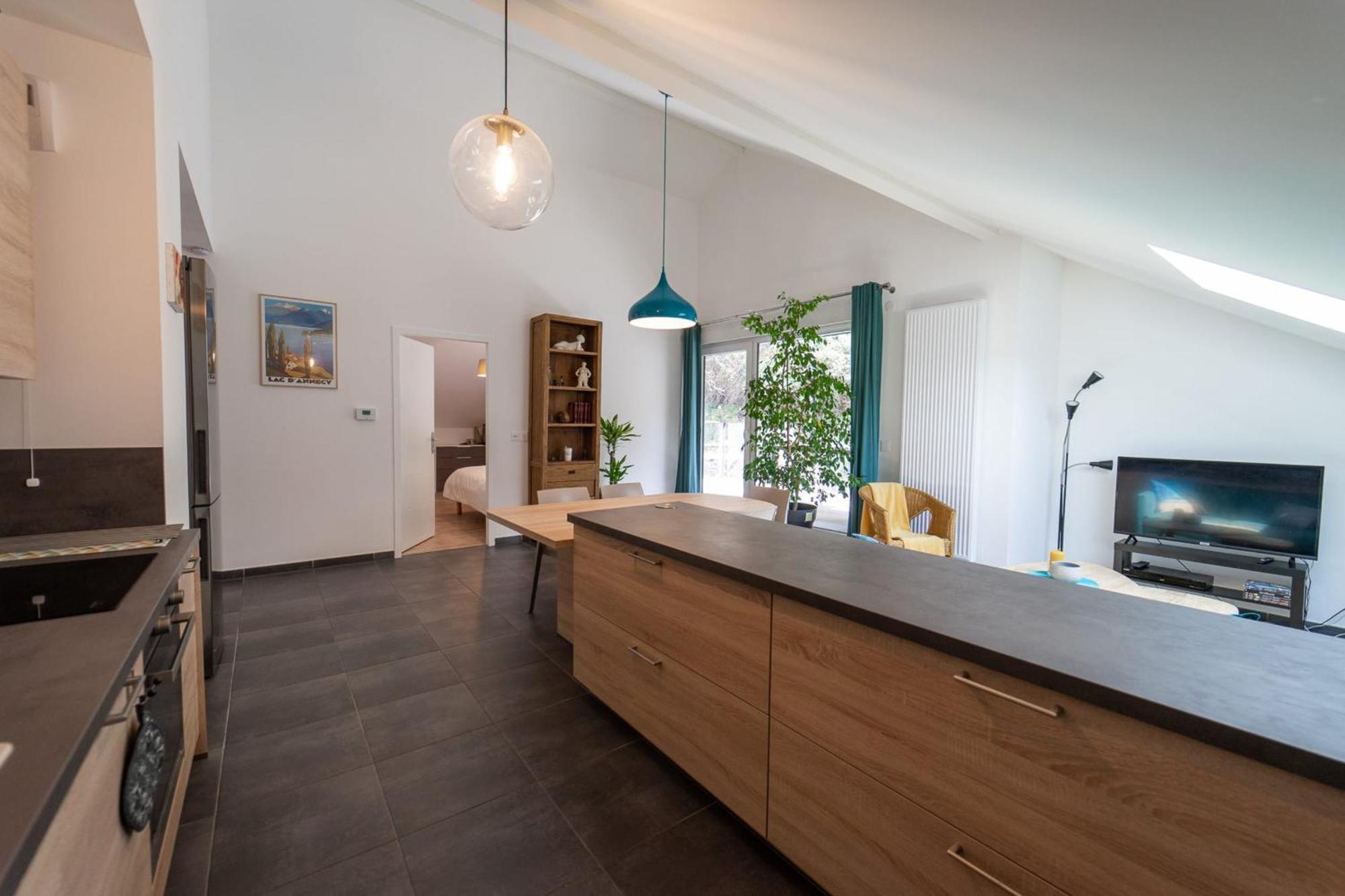 La Champanaise - 2 Bedroom Apartment 300M From Lake Annecy Duingt Exterior photo